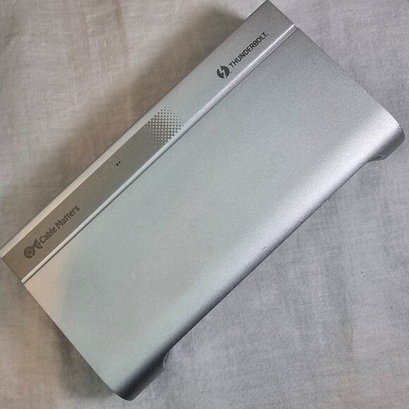 Cable Matters Hybrid Thunderbolt 3 Docking Station Dock 96W 14-in-1 107044 - Picture 4 of 6